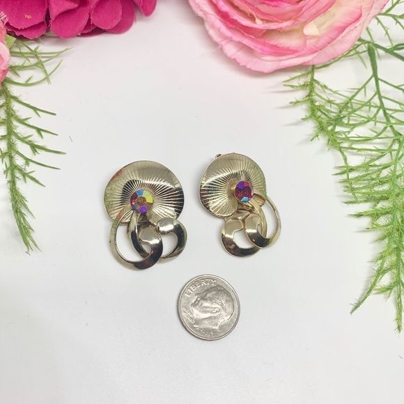 ⚜️VINTAGE Red Aurora Borealis Clip Earrings - Picture 8 of 9